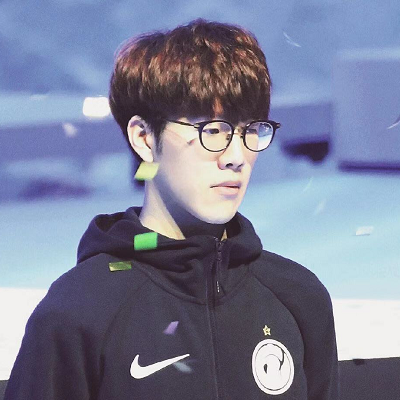 随着JDG输掉一小场，TES成为目前LPL唯一小场不败的战队